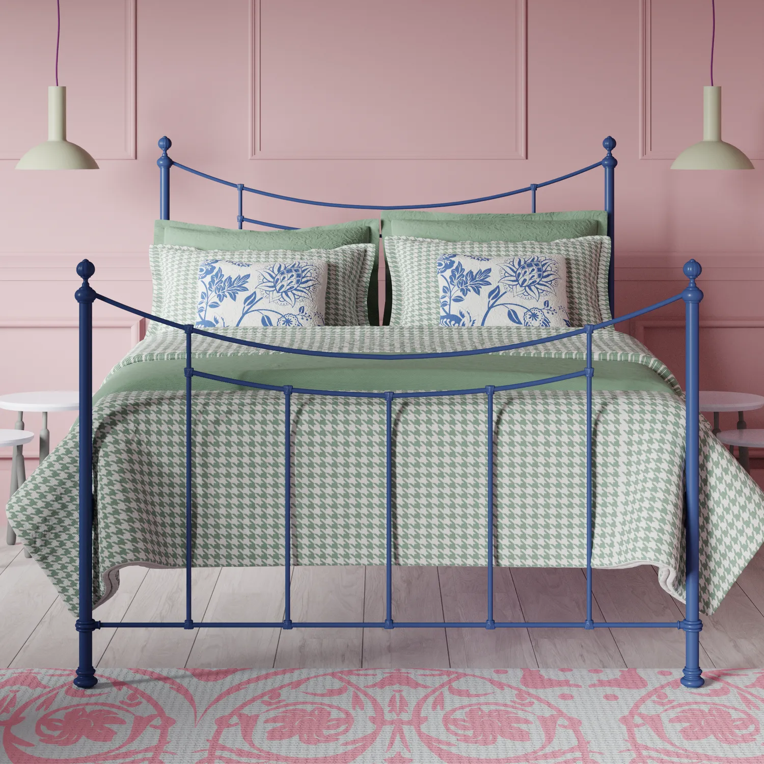Winchester iron bed - Image bold and bright